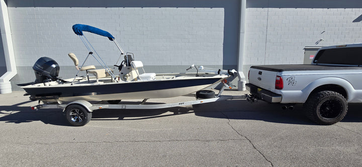 2016 Aluma-Weld Express XP18 Center Console Fishing Boat