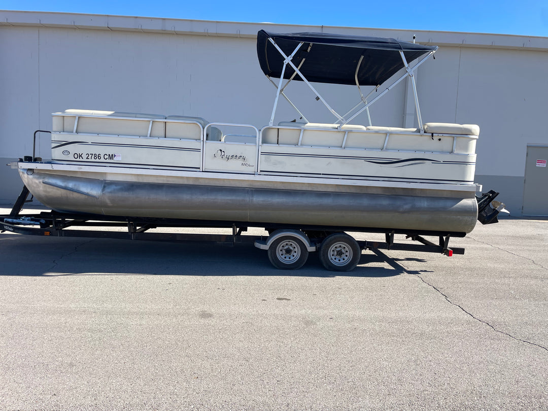 2004 Odyssey 322C Tritoon