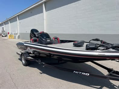 2011 Nitro Z6 18ft. Bass Boat