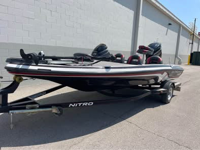 2011 Nitro Z6 18ft. Bass Boat