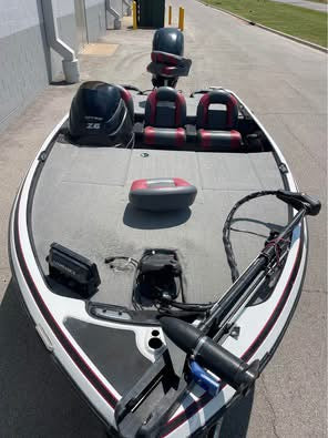 2011 Nitro Z6 18ft. Bass Boat