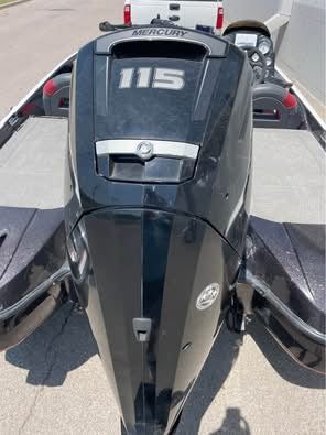 2011 Nitro Z6 18ft. Bass Boat