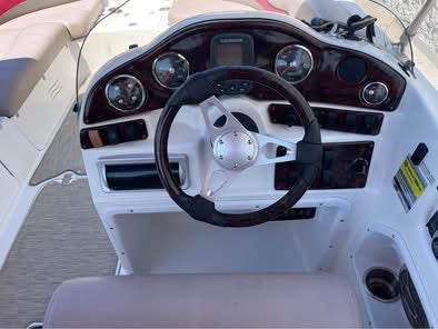 2013 Hurricane 202 Sundeck Sport