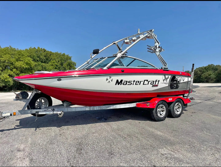 2010 Mastercraft X2 SS Surf Boat