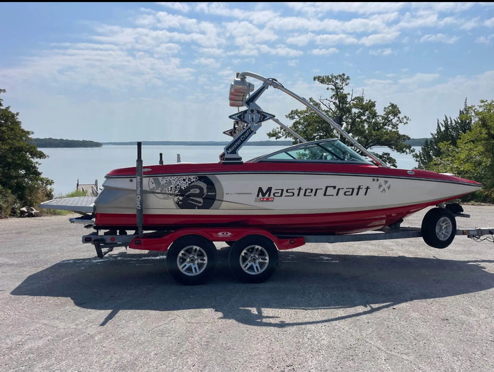 2010 Mastercraft X2 SS Surf Boat