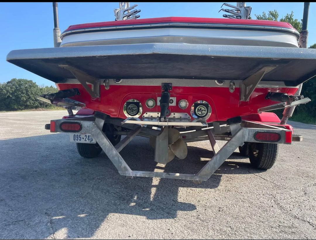 2010 Mastercraft X2 SS Surf Boat