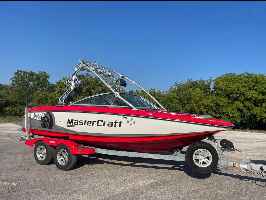 2010 Mastercraft X2 SS Surf Boat