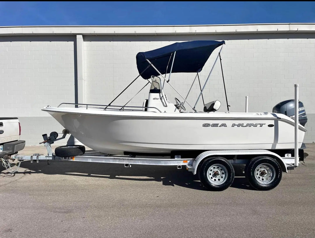 2003 Sea Hunt 186 Triton Center Console