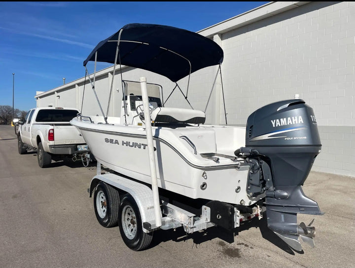 2003 Sea Hunt 186 Triton Center Console