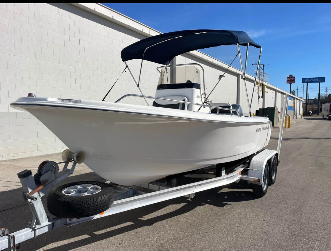 2003 Sea Hunt 186 Triton Center Console