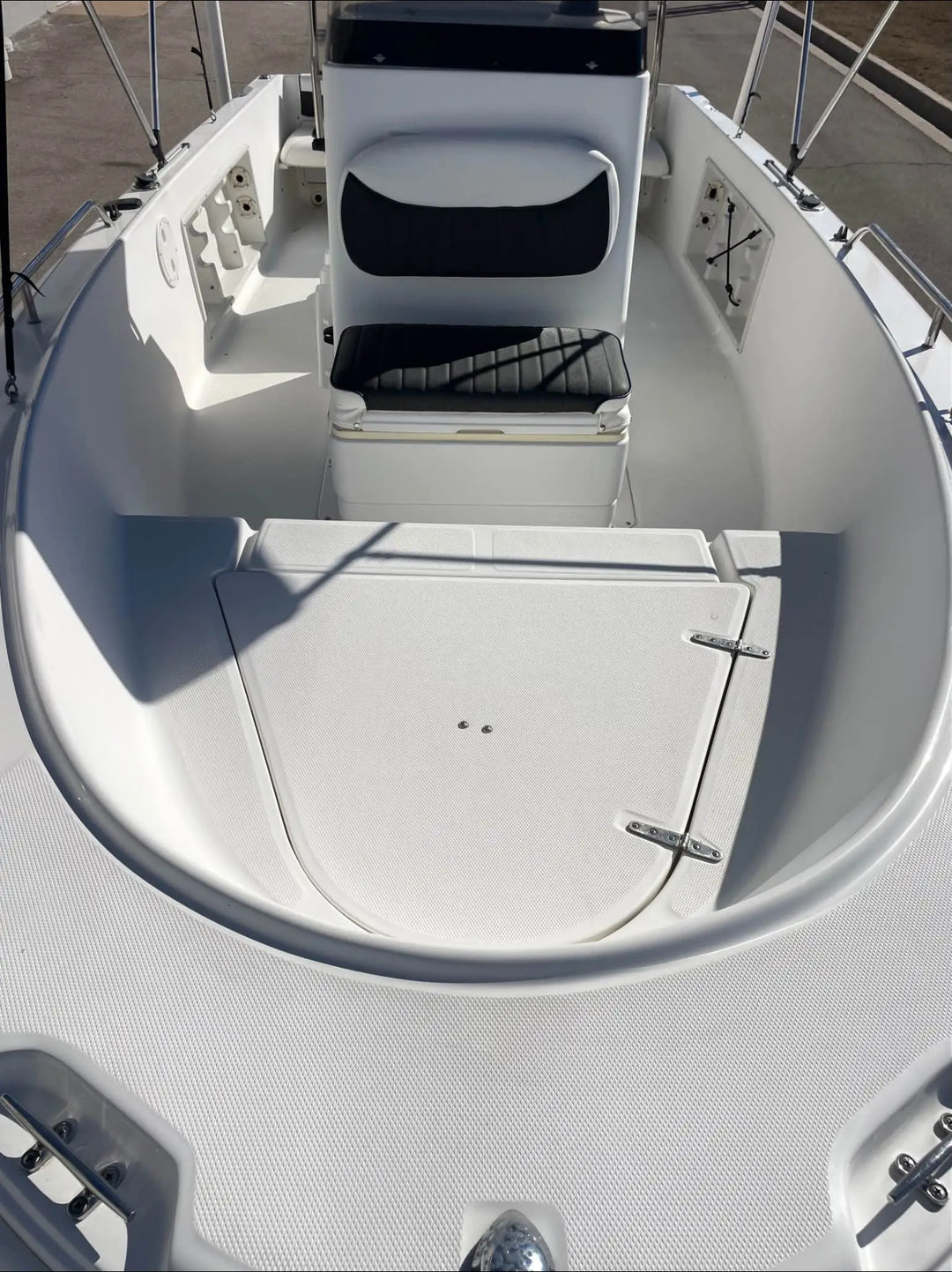 2003 Sea Hunt 186 Triton Center Console