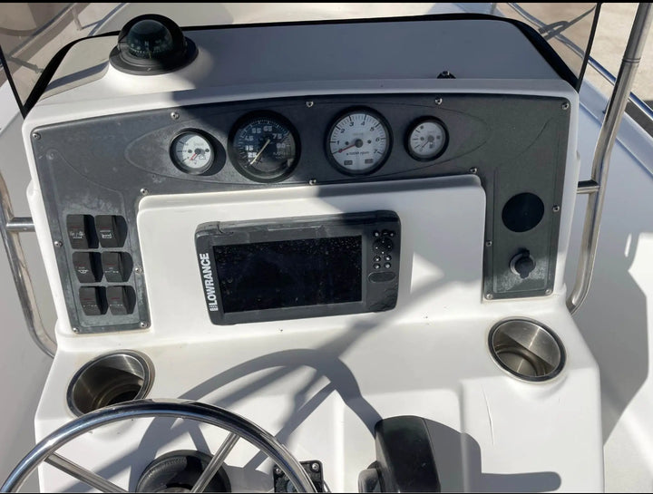 2003 Sea Hunt 186 Triton Center Console