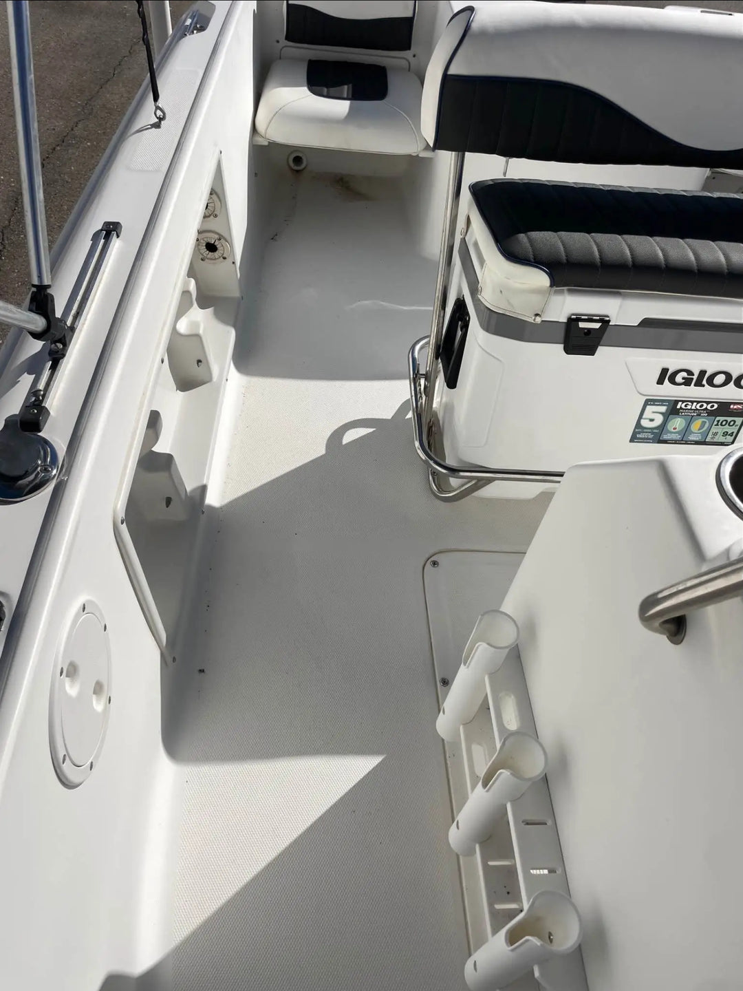 2003 Sea Hunt 186 Triton Center Console