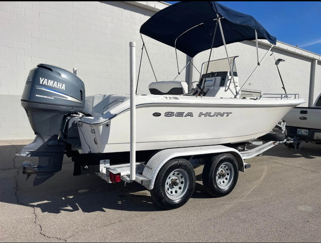 2003 Sea Hunt 186 Triton Center Console