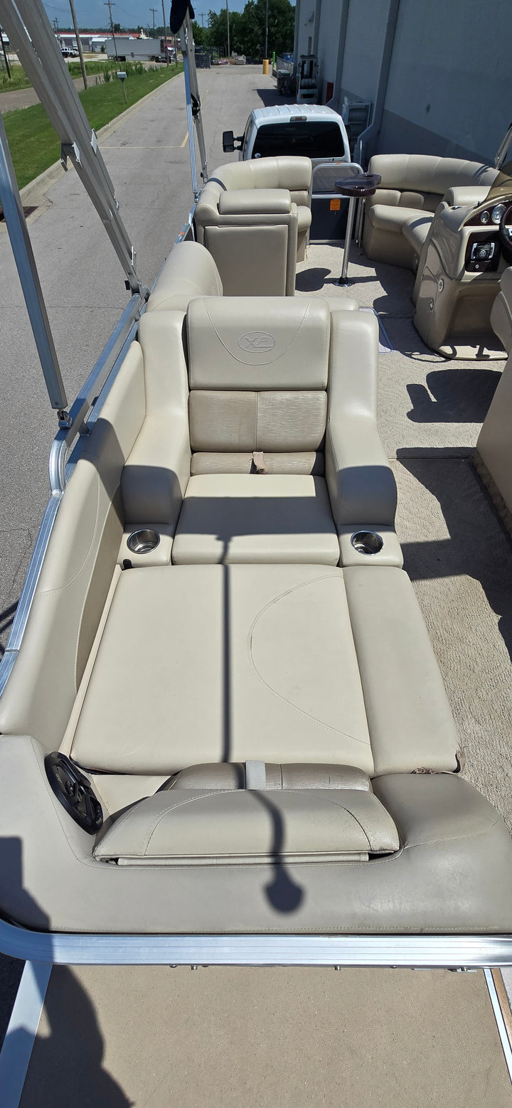 2011 Xcursion x-23rl luxury tritoon
