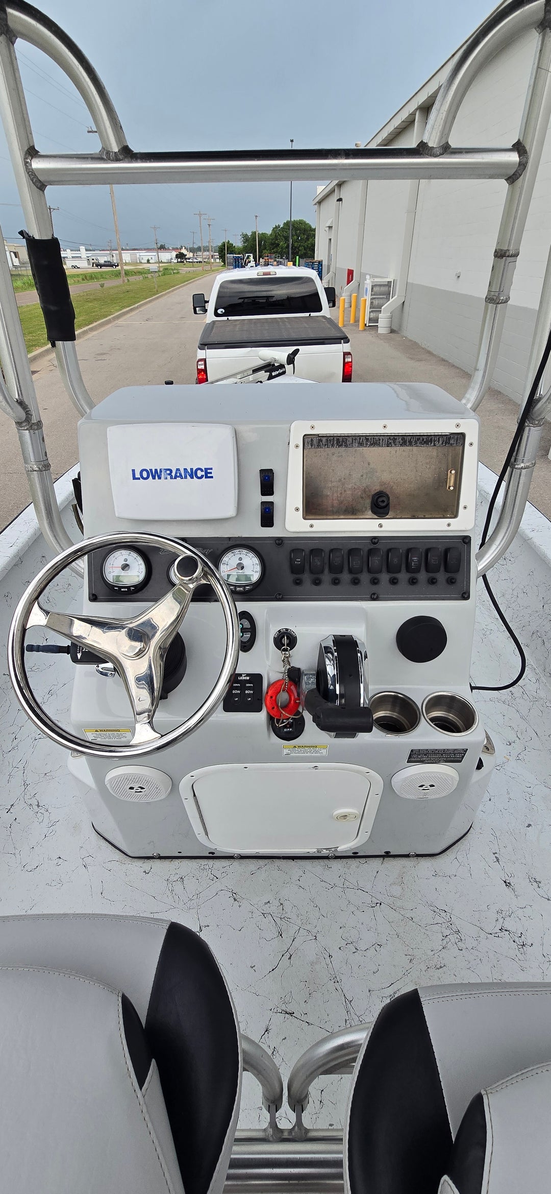 2014 Blazer Bay 22GTS Center Console