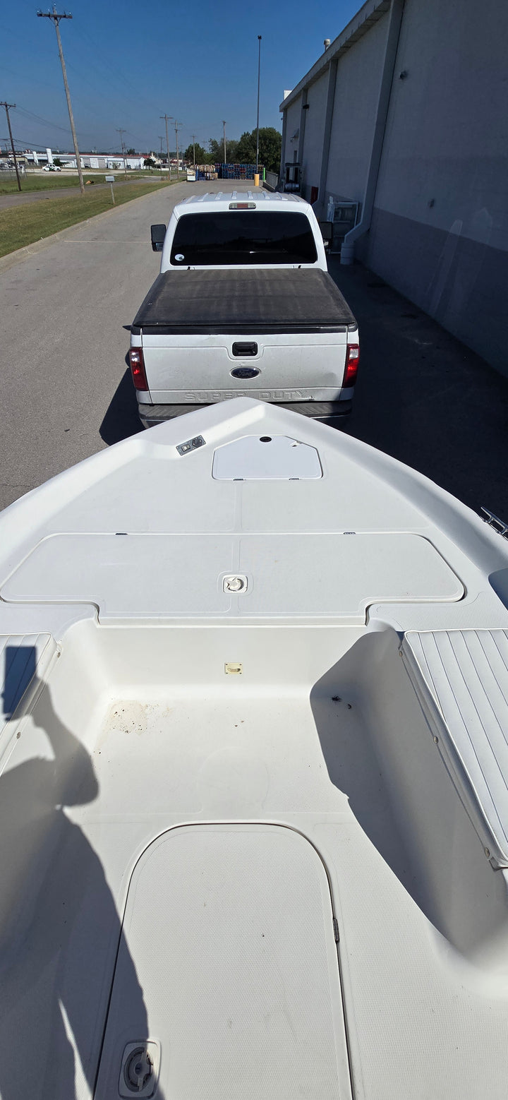 2000 Fish Master TravisEdition Center Console
