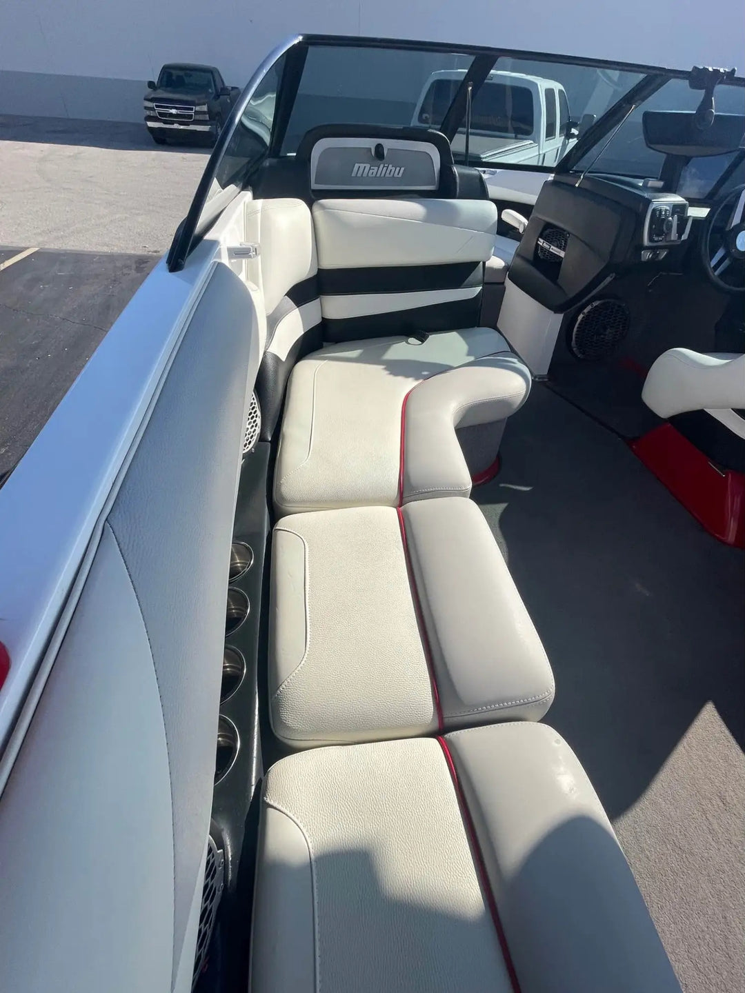 2015 Malibu 23 LSV Wakesetter Surf Boat