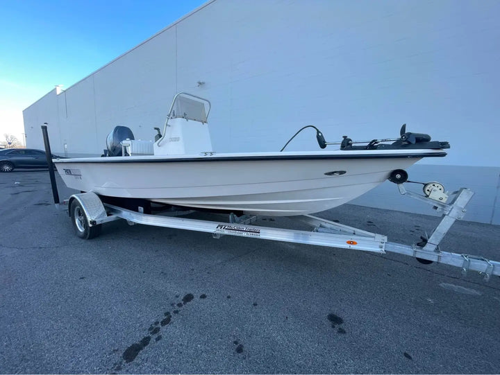 2004 Path Finder 1900 Center Console Fishing Boat