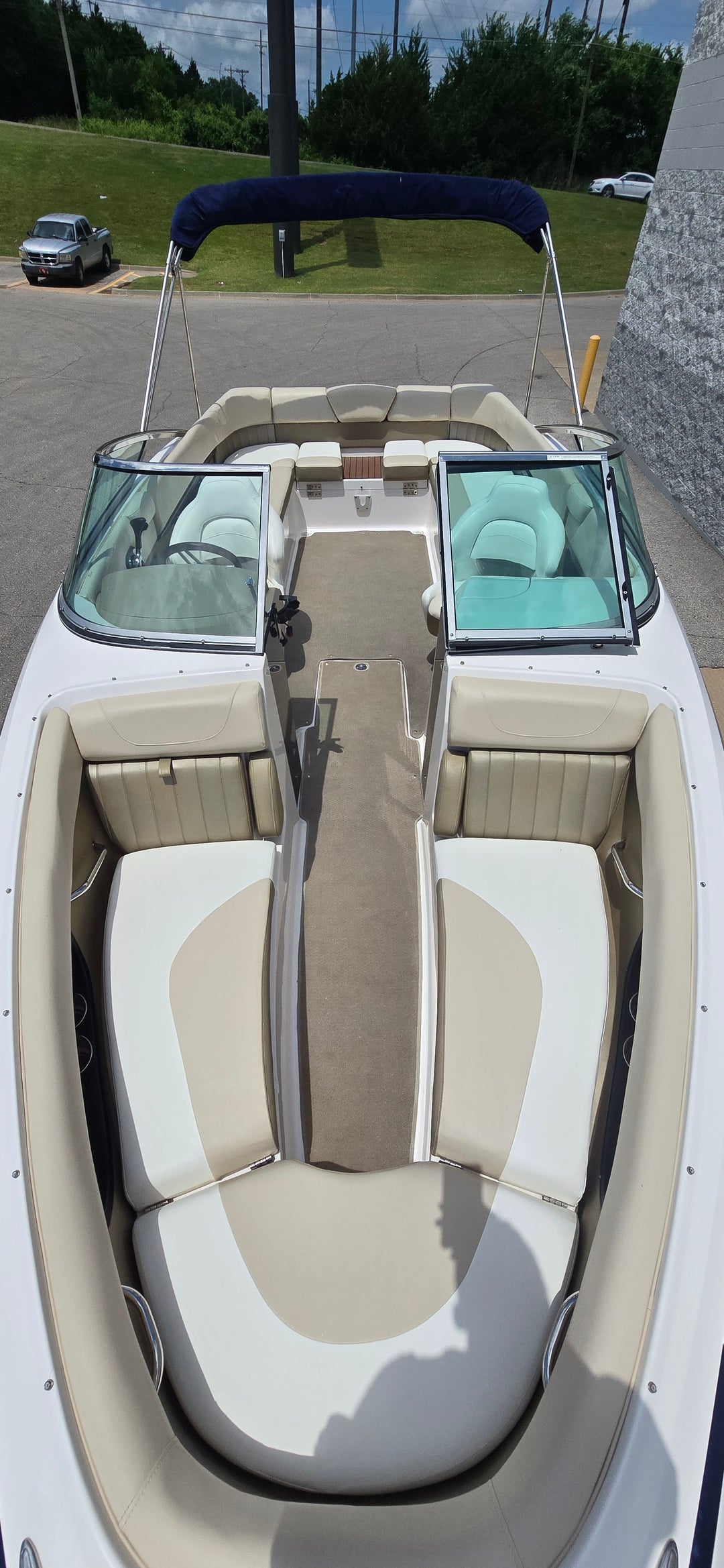 2011 Regal Fastrac 2500 Luxury Family Boat