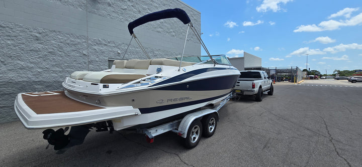 2011 Regal Fastrac 2500 Luxury Family Boat