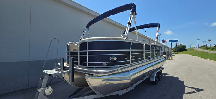2011 Xcursion x-23rl luxury tritoon
