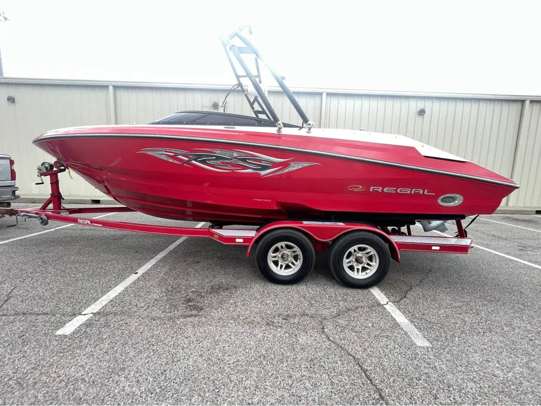 2008 Regal 2200RS Family Sport Boat
