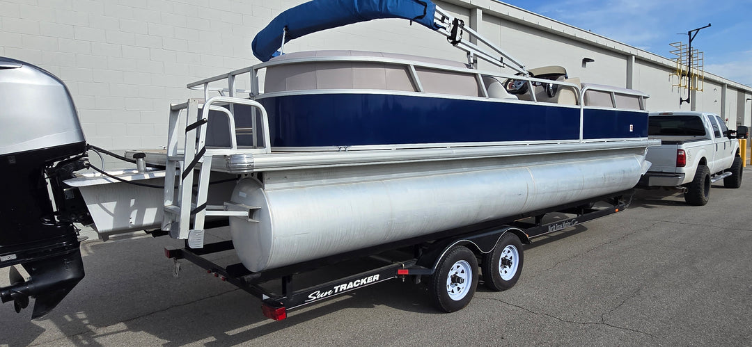 2014 Tracker Party Barge 24 DLX Pontoon