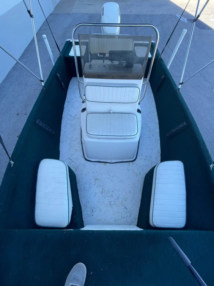 1998 Kenner 18' Center Console Fishing Boat