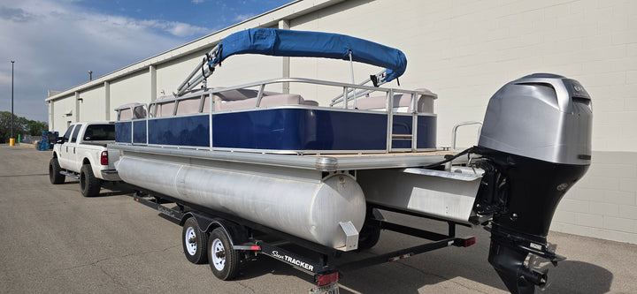 2014 Tracker Party Barge 24 DLX Pontoon