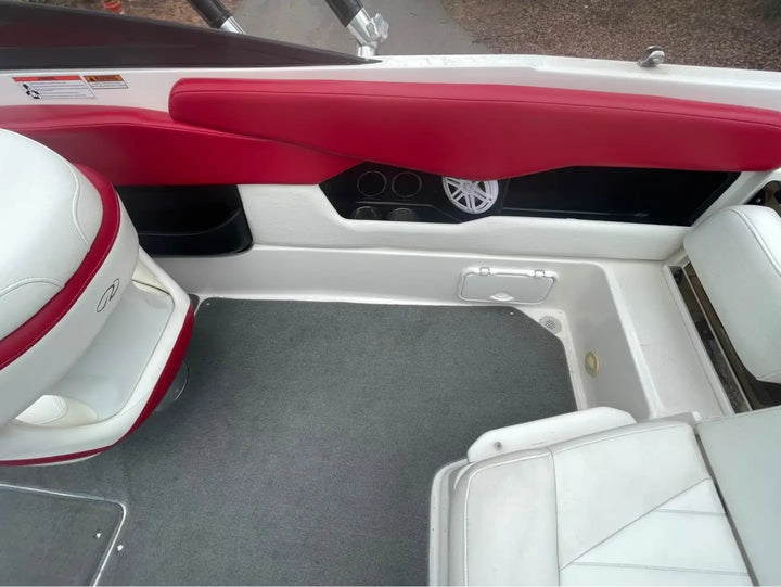 2008 Regal 2200RS Family Sport Boat