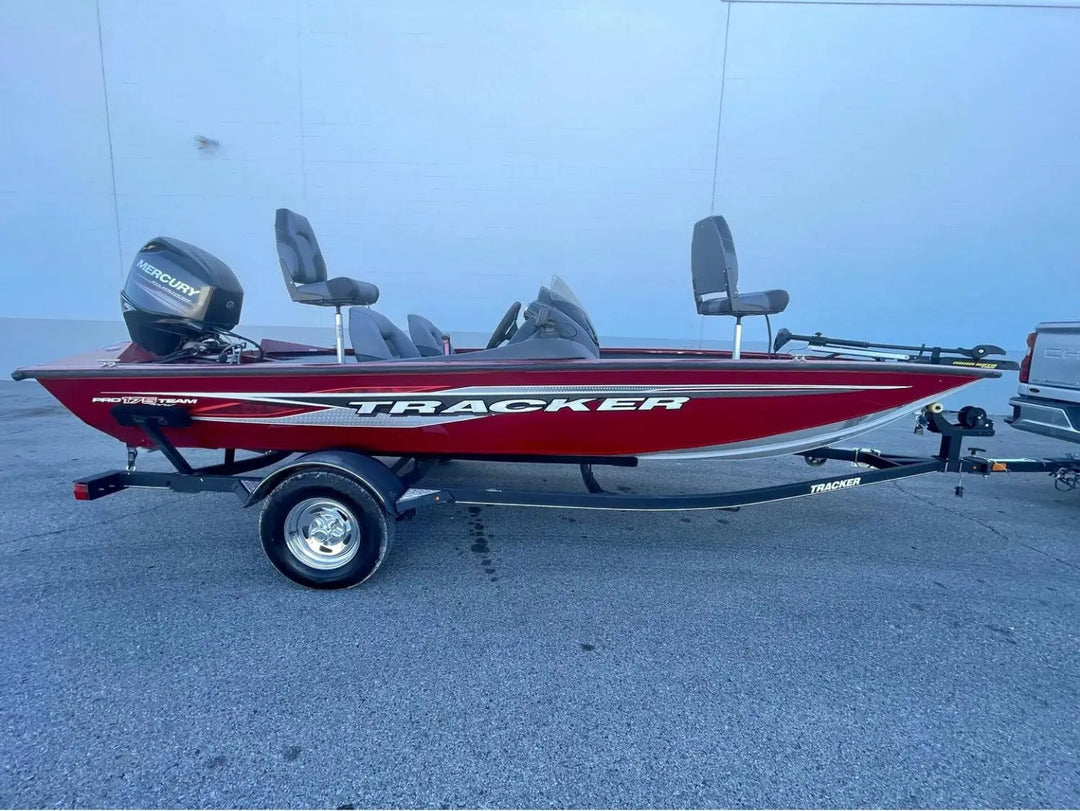 2019 Tracker  Pro17 Team TXW Fishing Boat