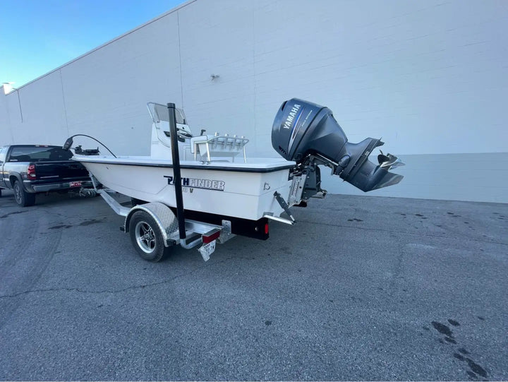 2004 Path Finder 1900 Center Console Fishing Boat