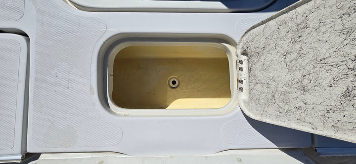 2000 Fish Master TravisEdition Center Console