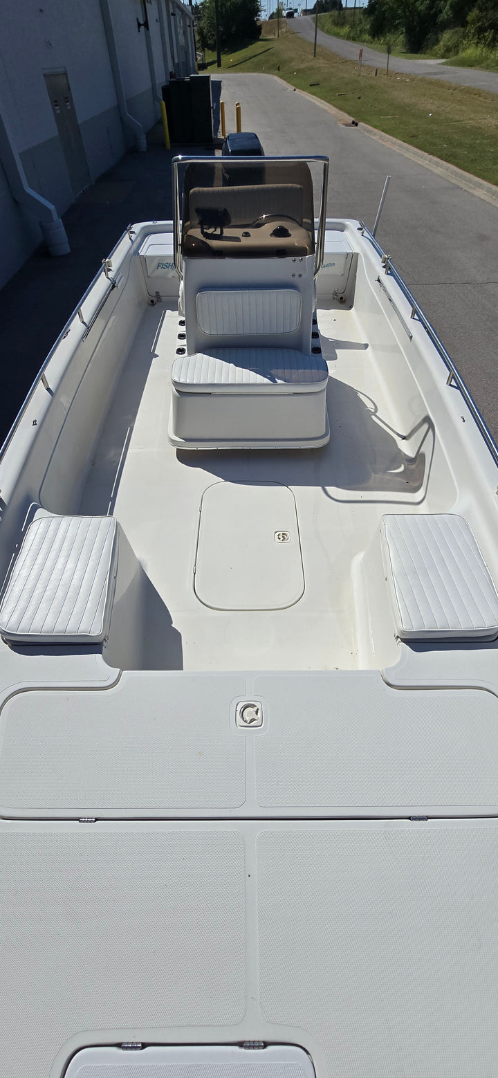 2000 Fish Master TravisEdition Center Console