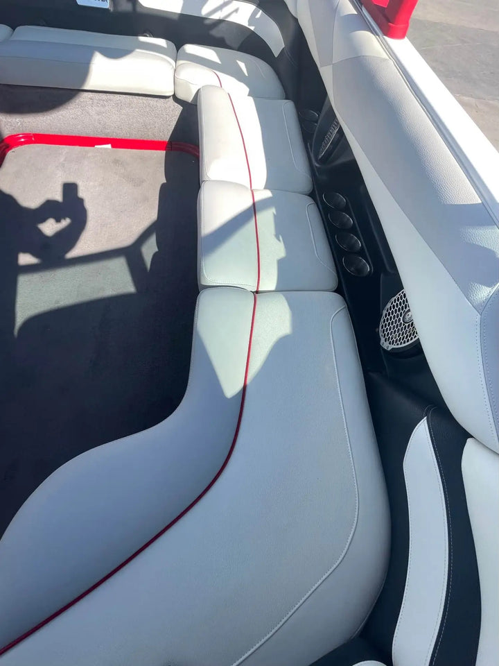 2015 Malibu 23 LSV Wakesetter Surf Boat