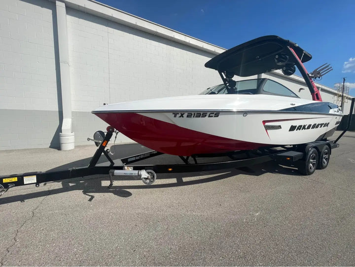 2015 Malibu 23 LSV Wakesetter Surf Boat