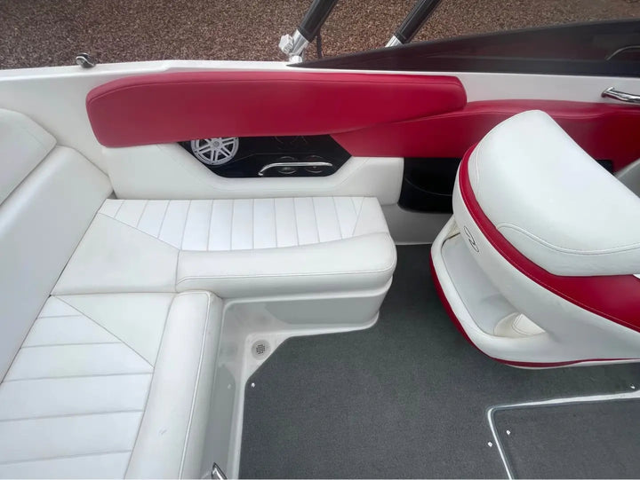 2008 Regal 2200RS Family Sport Boat