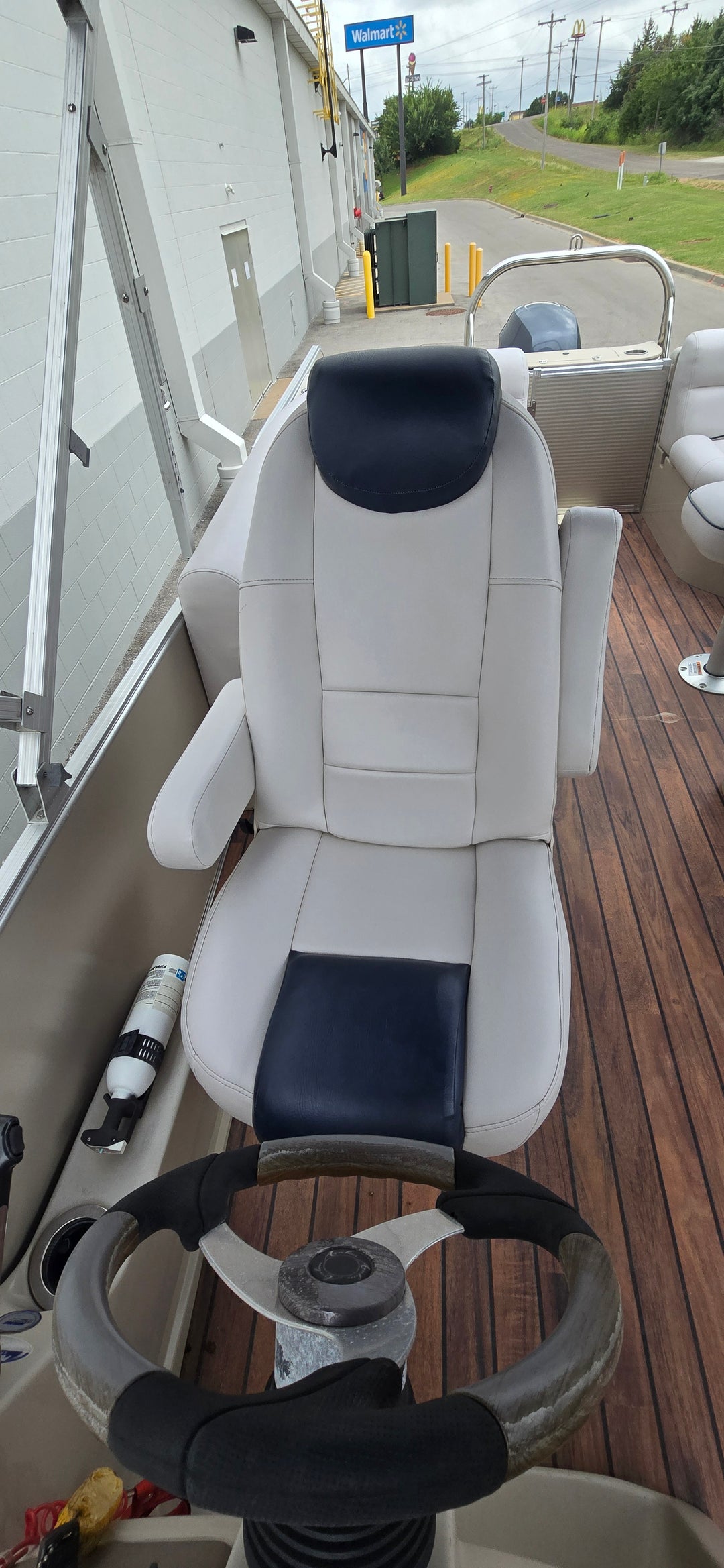 2014 Avalon 2455 Catalina Entertainer