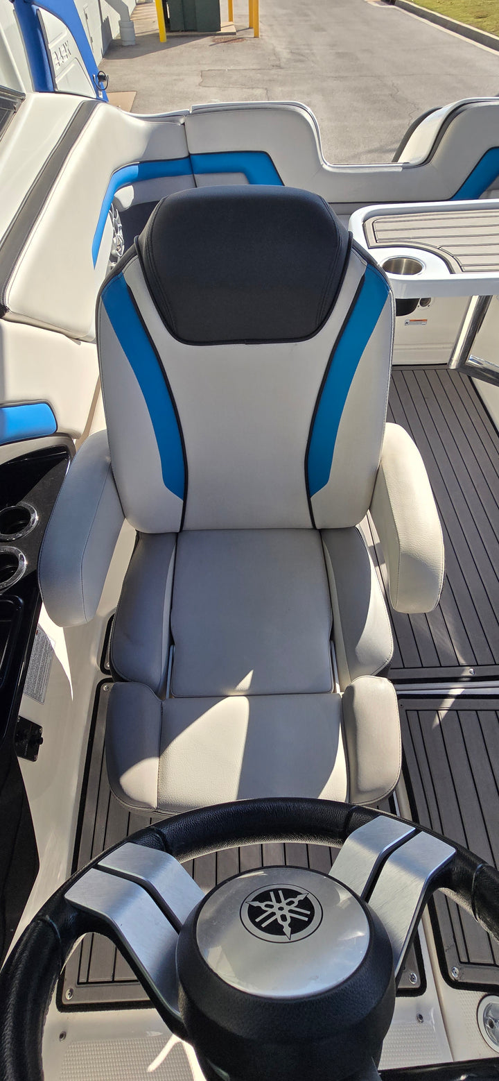 2018 Yamaha 242x e-series