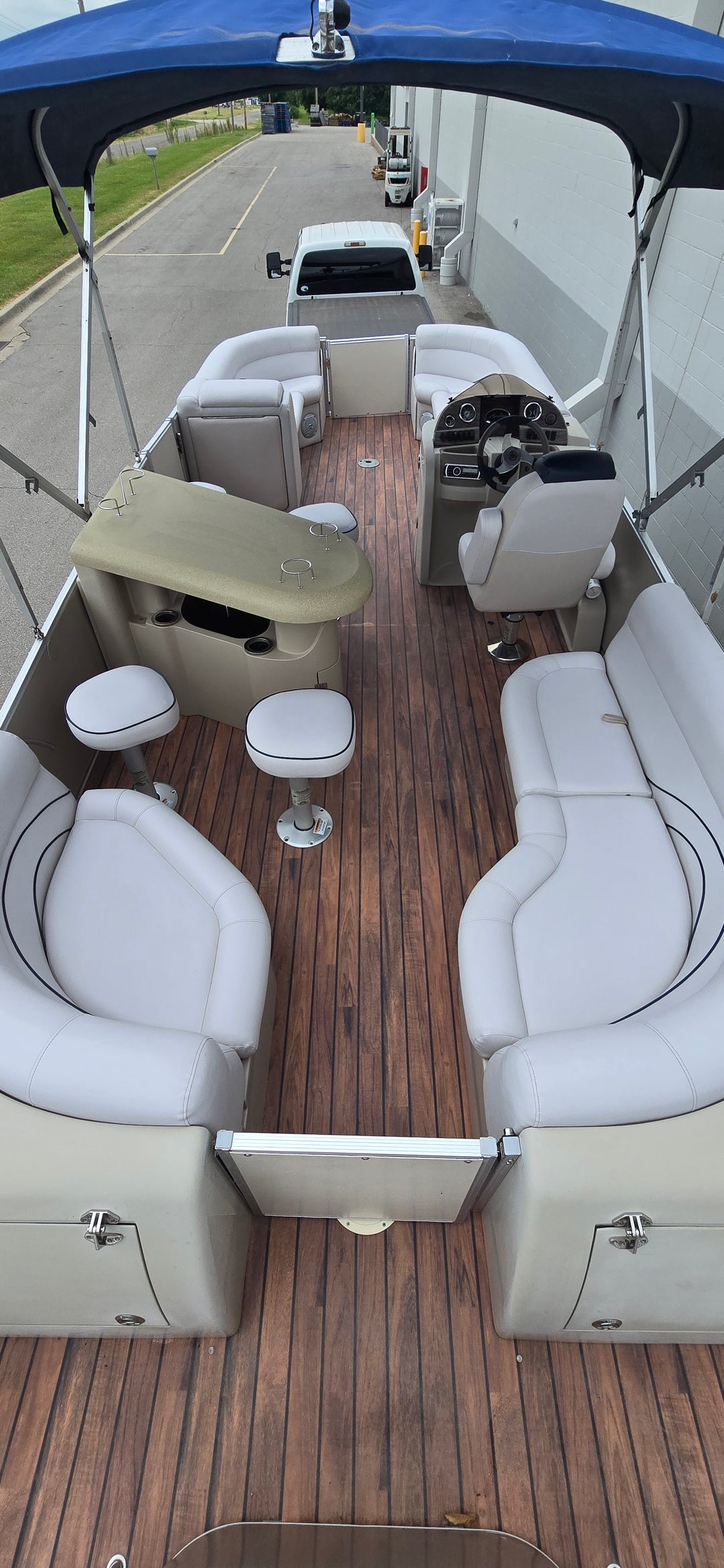 2014 Avalon 2455 Catalina Entertainer