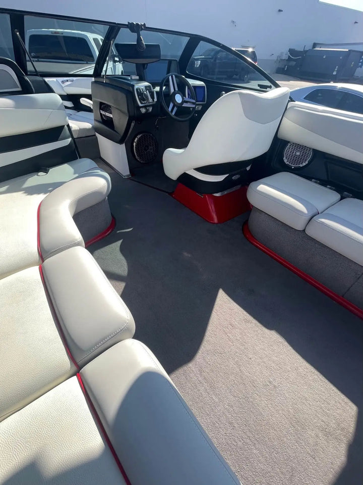 2015 Malibu 23 LSV Wakesetter Surf Boat