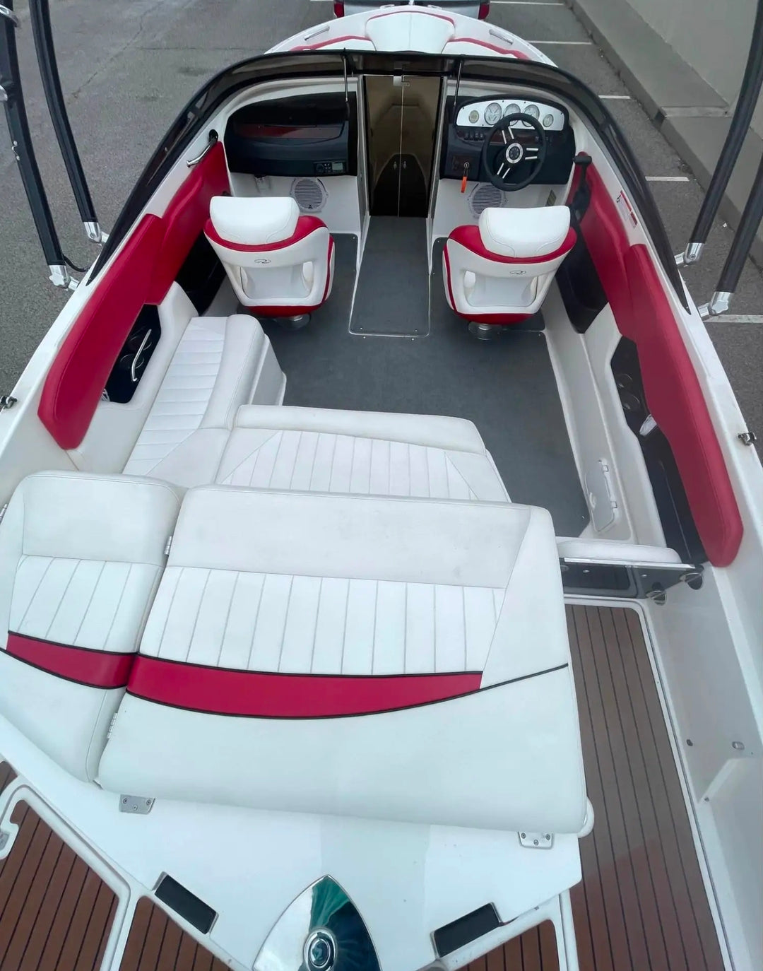 2008 Regal 2200RS Family Sport Boat