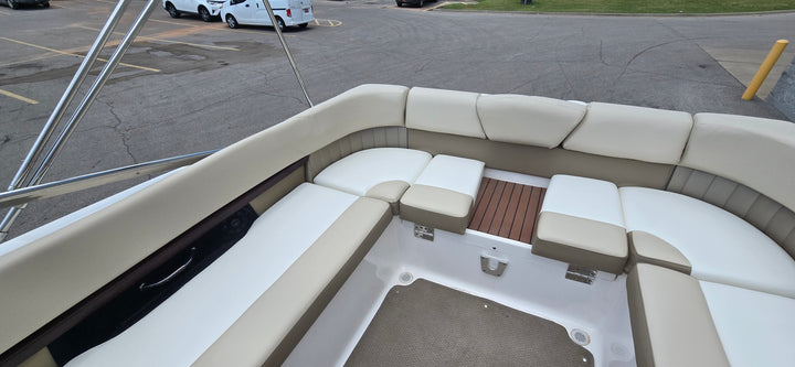 2011 Regal Fastrac 2500 Luxury Family Boat