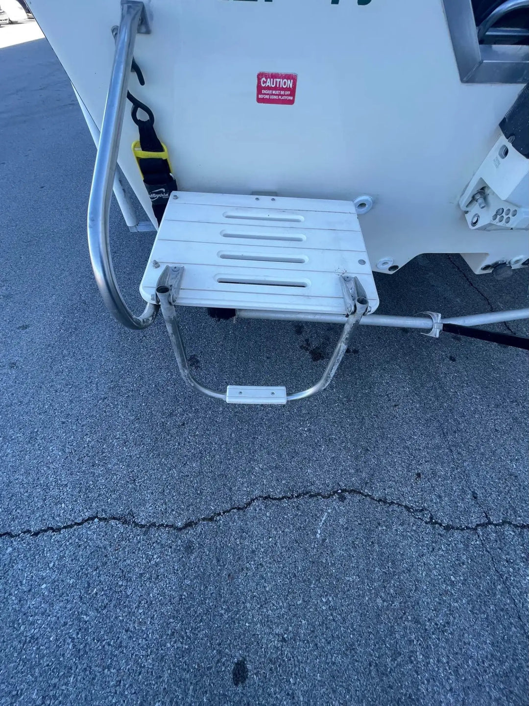 1998 Kenner 18' Center Console Fishing Boat