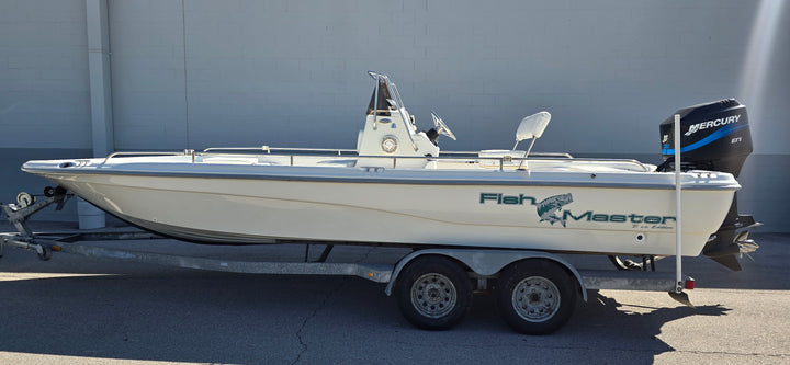 2000 Fish Master TravisEdition Center Console