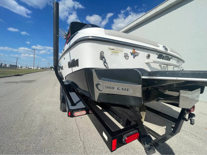 2015 Malibu 23 LSV Wakesetter Surf Boat