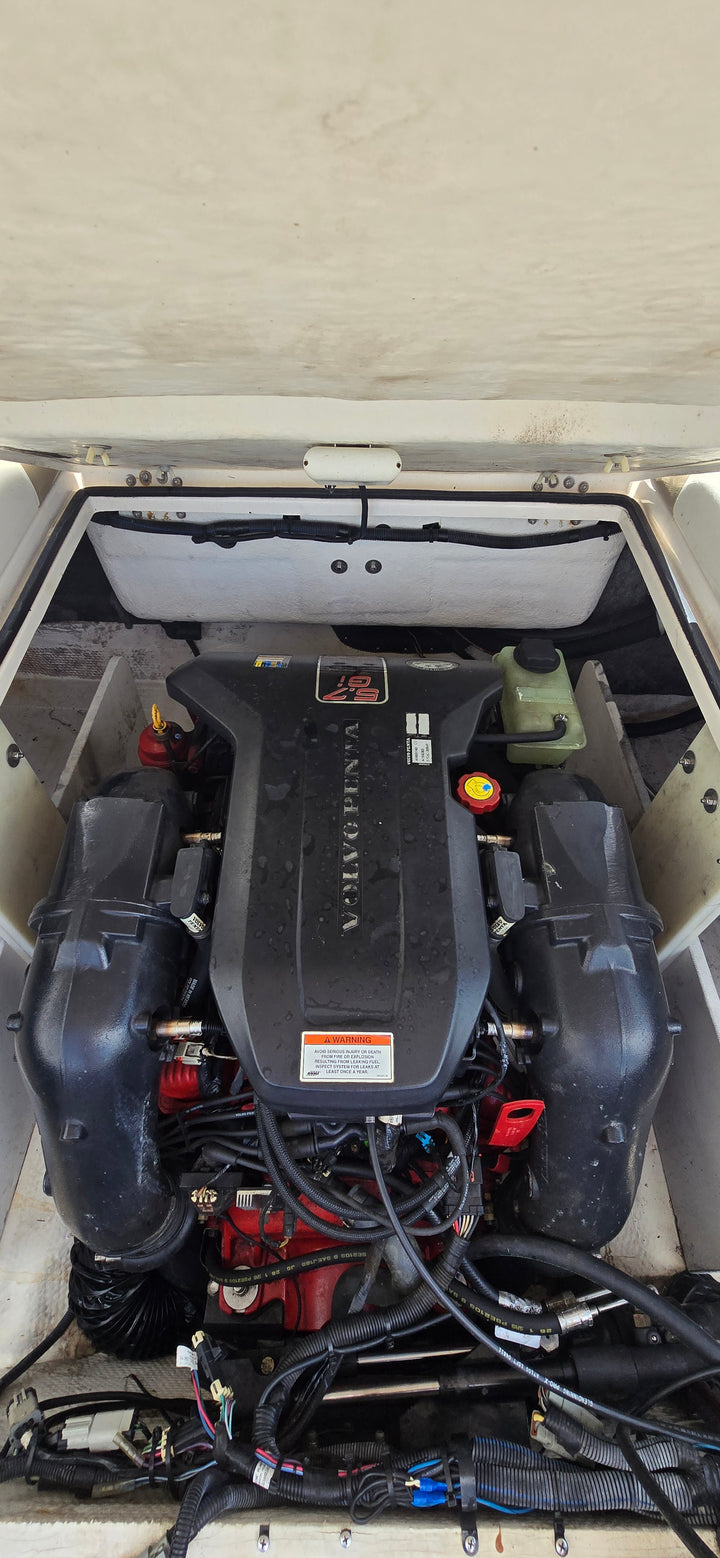 2011 Regal Fastrac 2500 Luxury Family Boat
