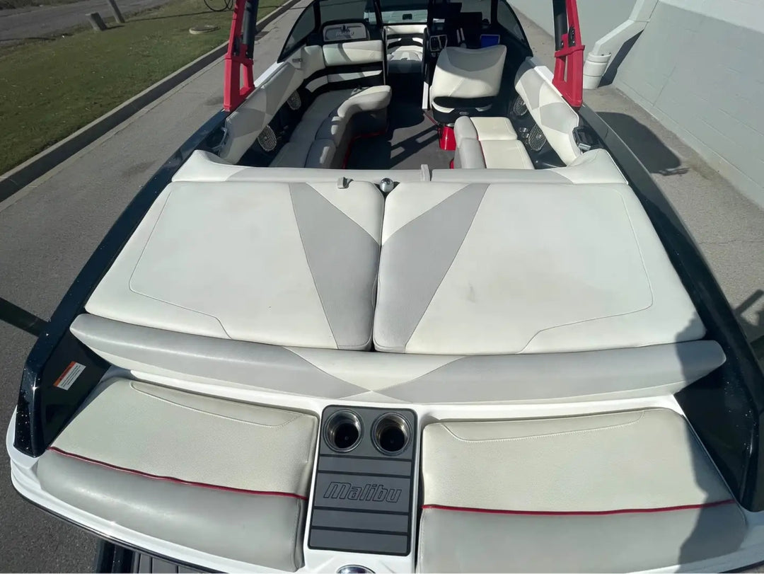 2015 Malibu 23 LSV Wakesetter Surf Boat