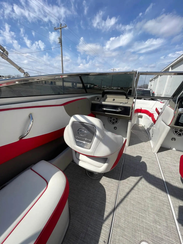 2022 Crownline 240ss
